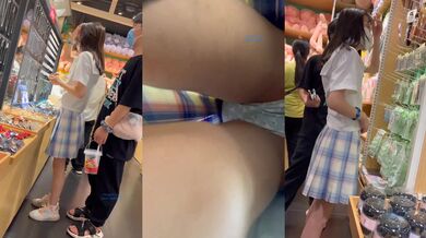 跟随偷窥跟小女友逛超市的眼镜JK美眉 搂搂抱抱好亲热 小屁屁小内内看光光